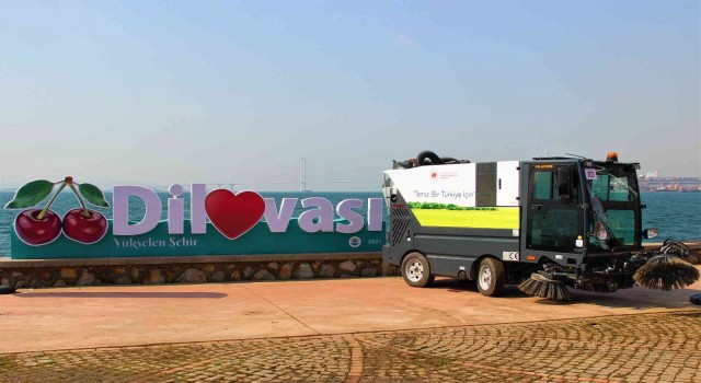 Yerli ve milli yol süpürme aracının 100üncüsü Kocaeliye teslim edildi