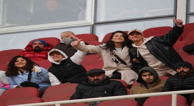 ‘Yiğido Kızlardan Sivasspora destek