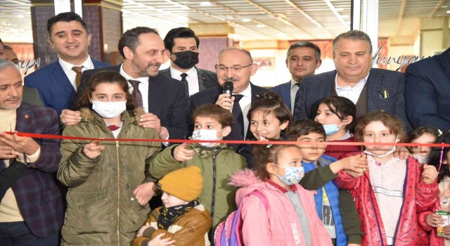 Yunusemre İlçe Halk Kütüphanesi açıldı