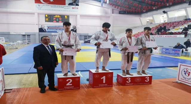 Yunusemreli yıldız judocular Yozgattan 3 madalya ile döndü