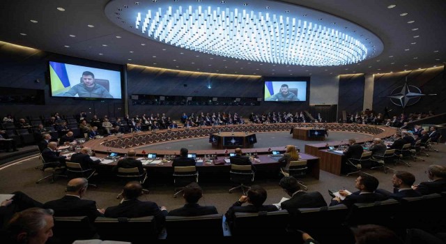 Zelenskiy NATOda konuştu: “Savaşta yapılan yardım çağrılarına cevap alamamak korkunç bir şey”