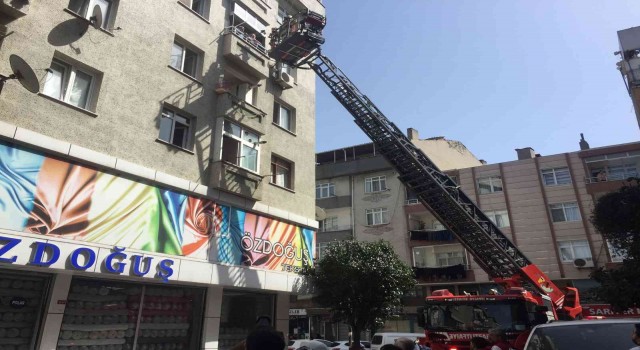Zeytinburnunda yangın paniği: 1i çocuk 2 kişi kurtarıldı