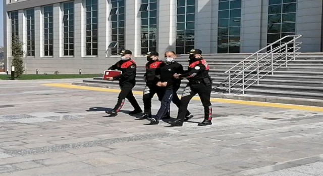 15 yıllık husumetlisini hunharca öldürdü: Boğazını kesip 25 yerinden bıçakladı
