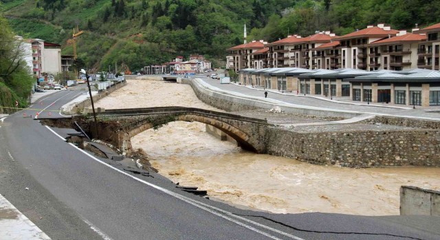 20 ay önce sel afeti yaşayan Derelide su seviyesi yükselen dere paniğe neden oldu