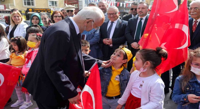 23 Nisan Yenimahallede coşkuyla kutlandı