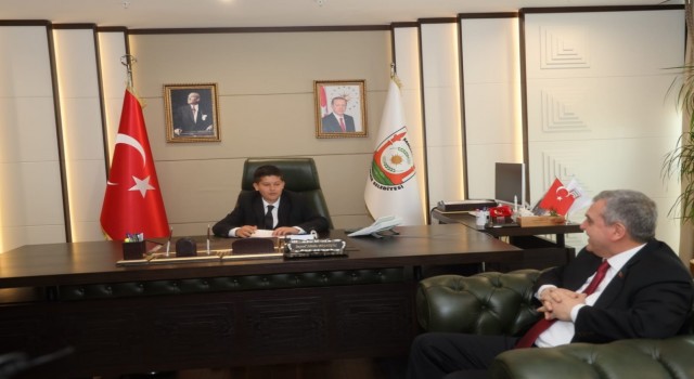 23 Nisanda minik Yusuf belediye başkanı oldu
