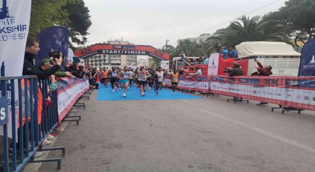 3. Uluslararası Maraton İzmirde büyük heyecan başladı