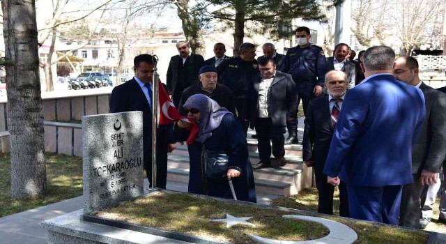 53 yıl önce şehit düşen Ali Toprakoğlu mezarı başında anıldı