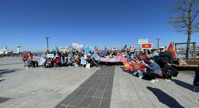 9 ülkeden gelen 100 çocuk, İstanbul Boğazının keyfini çıkardı