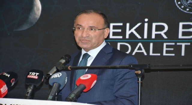 Adalet Bakanı Bekir Bozdağ: Türk yargısına şaibeli diyenler Türk yargısına iftira atanlardır”