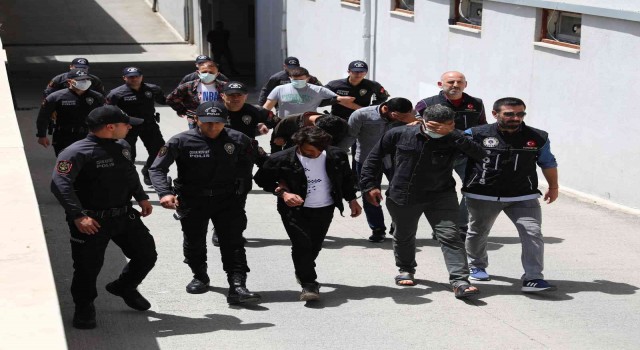 Adanada 113 kilo esrar ele geçirildi