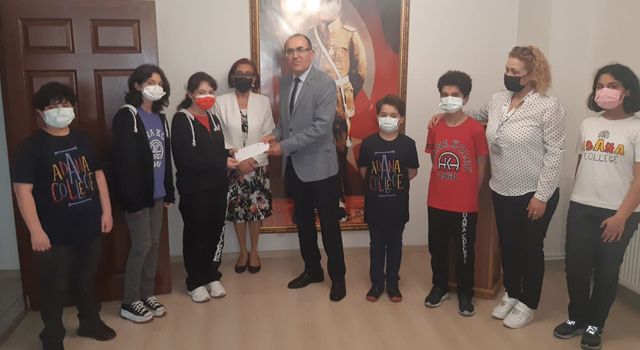 Adana'da Öğrencilerden Mehmetçik Vakfı’na anlamlı bağış