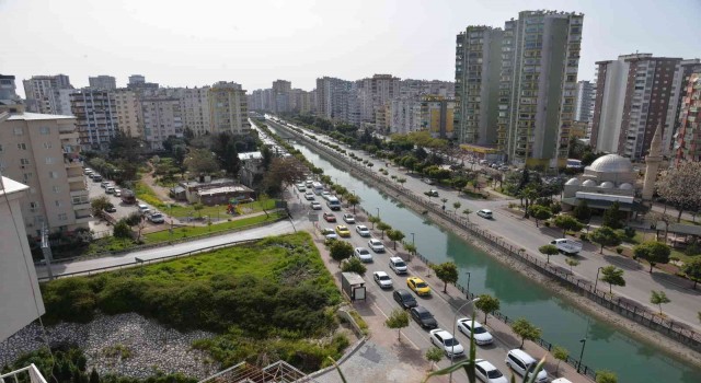 Adanada otoyol bağlantı yolları kapatıldı, kilometrelerce kuyruk oluştu