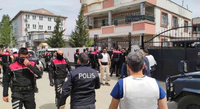 Adanada polise silahlı saldırı: 1 ağır yaralı...(2)