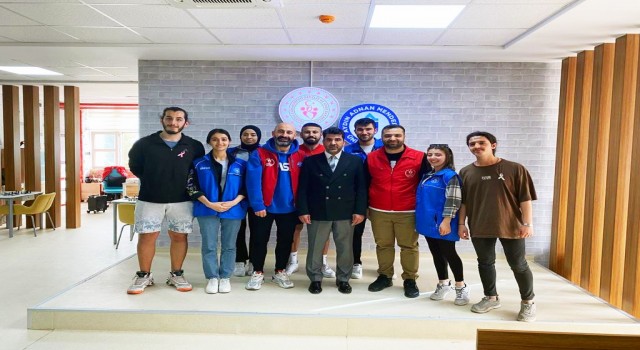 ADÜ Rektörü Aldemir, gençlerle bir araya geldi