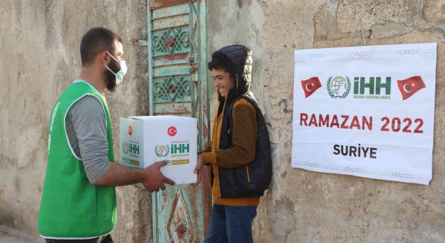 Afrinde 8 bin 500 sivile Ramazan yardımı