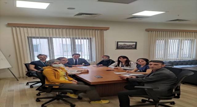 Afyonkarahisar Devlet Hastanesi Yenidoğan Servisi ekibi çalışmaları değerlendirdi