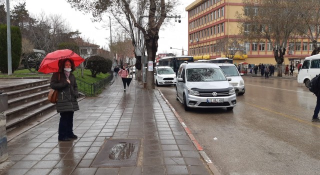Afyonkarahisarda bahar kışa döndü
