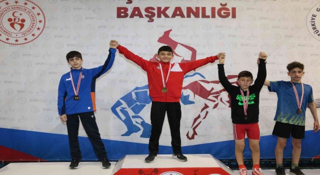 Afyonkarahisarda Serbest Güreş Türkiye Şampiyonası sona erdi
