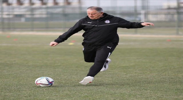 Afyonspor, 3 puanı alıp ‘plaf-off hattında kalmak istiyor