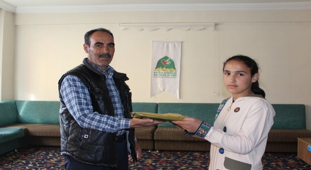 Ağrıda siyer yarışmasında dereceye girenlere ödülleri dağıtıldı