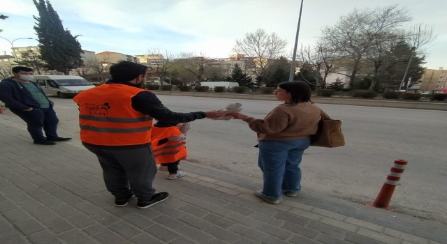 AK gençlerden İftara 5 kala uygulaması