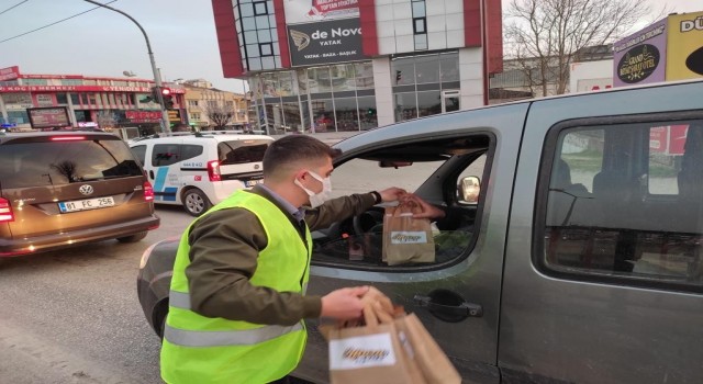 AK Gençlikten ‘İftara beş kala etkinliği