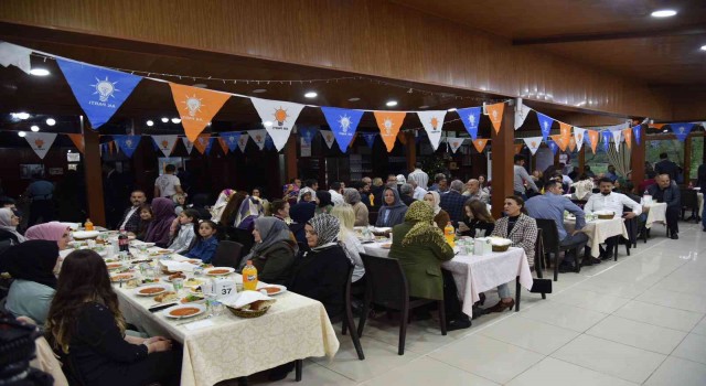 AK Parti Bursa İl Başkanı Davut Gürkan: 20 yıldır yaptığımız gibi aziz milletimize yakışır daha nice hizmetlerle davamızla birlikte sürdüreceğiz