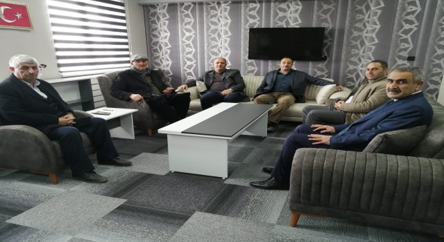 Ak Parti İlçe Başkanı Kazak, Eleşkirt İlçe Gençlik Spor Müdürlüğünü ziyaret etti.