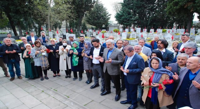 AK Parti İstanbul İl Başkanı Kabaktepe, Edirnekapı Şehitliğini ziyaret etti