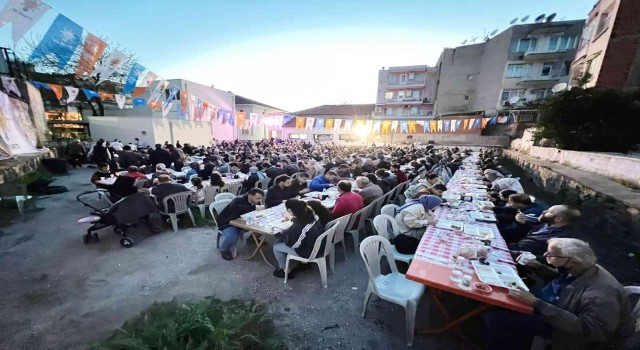 AK Parti Turgutludan 2 bin kişilik teşkilat iftarı