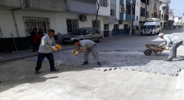 Akdenizde sokaklar ve parklar yenileniyor