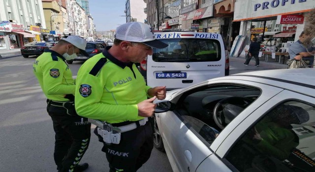 Aksarayda bayram trafiği yoğunluğu denetim altında