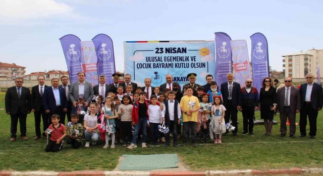 Akşehir Belediyesinden çocuklara bayram eğlencesi