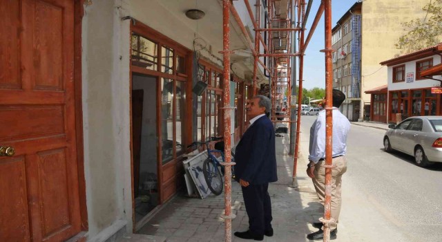 Akşehir İmaret Sokaktaki sokak sağlıklaştırma çalışmaları sürüyor