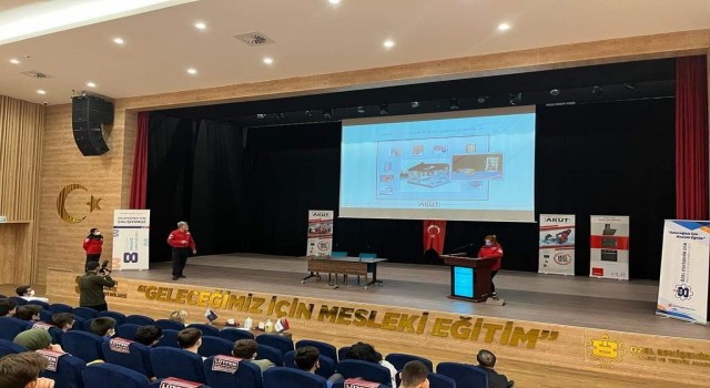 AKUT Eskişehir ekibinden öğrenciler için deprem semineri