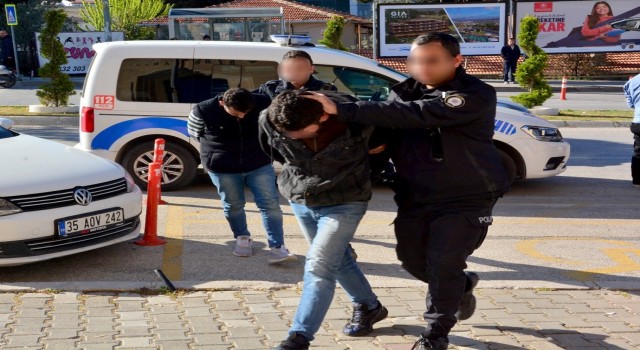 Alaçatıda 9 motosiklet çalan zanlılardan 2si tutuklandı