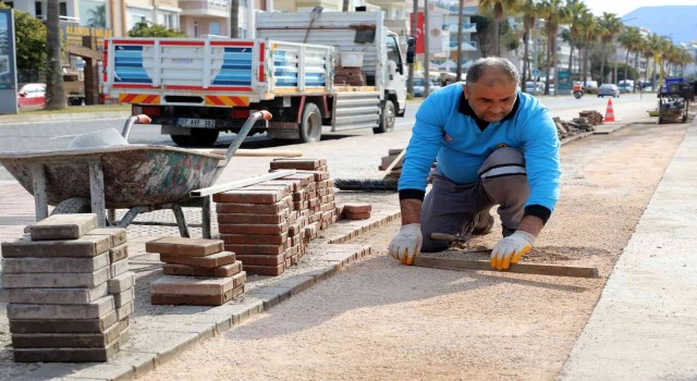 Alanya Bisiklet Yolunda son rötuşlar yapılıyor