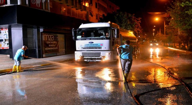 Alanyada Ramazan Bayramında temizlik işleri tam mesai yapacak