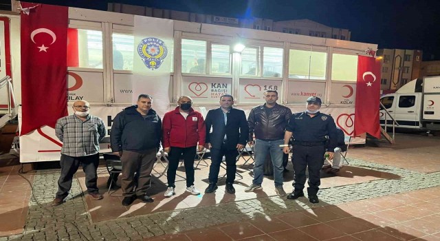 Aliağada polisler kan bağışında bulundu