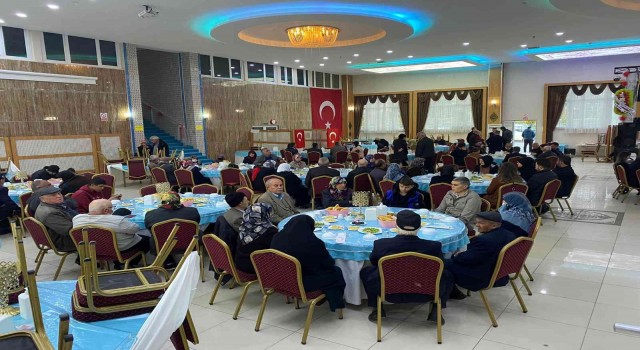 Altıntaşta şehit aileleri ve gaziler için iftar yemeği