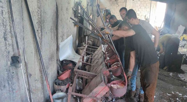 Alüminyum işçilerinin Ramazanda sıcakla imtihanı
