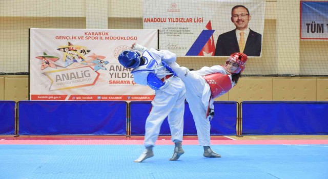 Anadolu Yıldızlar Ligi Tekvando Grup Müsabakaları Karabükte başladı