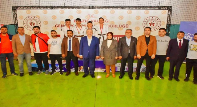 Analig Judo Yarı Finalleri Elazığda sürüyor