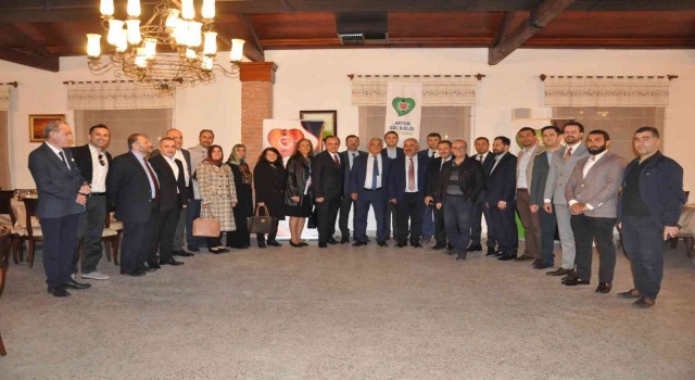 Ankarada bulunan Artvinli siyasetçi ve bürokratlar iftar yemeğinde buluştu