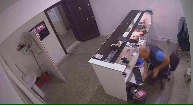 Ankarada cep telefonu bataryasının patlama anı güvenlik kameralarına yansıdı