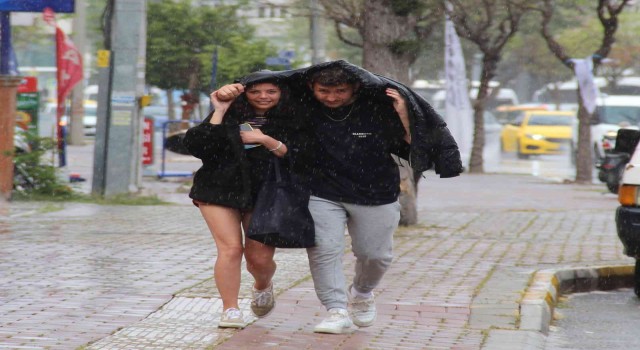 Antalyada bahar yağmuru sürprizi