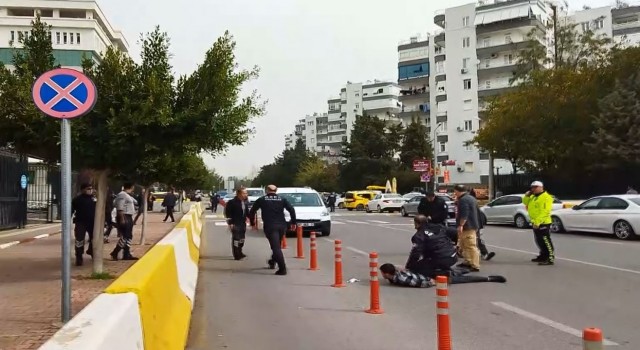 Antalyada eski enişte tekerlekli sandalyeyle geldiği adliye önünde dehşeti yaşattı