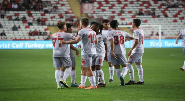Antalyaspor, Shakhtar Donetske 2-1 mağlup oldu