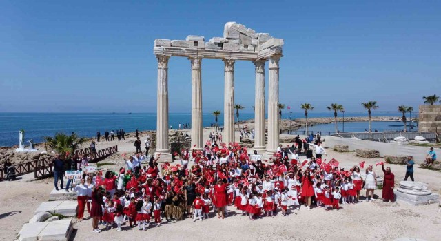 Antik Side çocuklarla renklendi